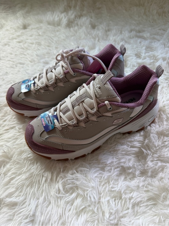 Skechers Shoes - Skechers D'Lites Memory Foam Sneakers - Size 7.5